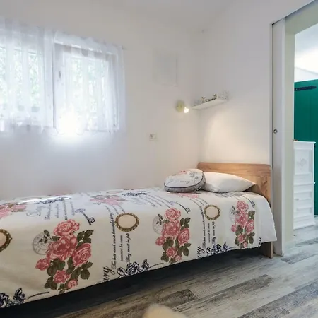 Apartment Old *